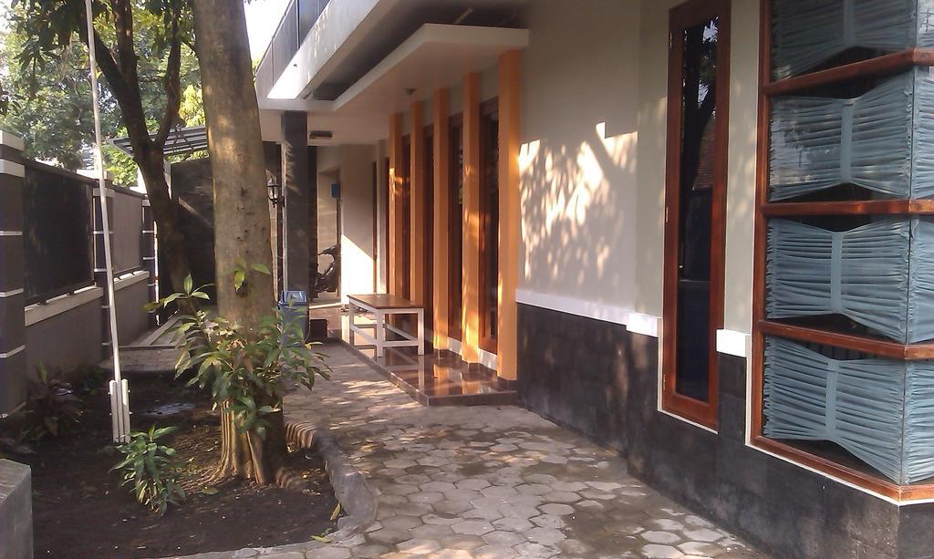 Rumah Sarwestri Hotell Bandung Eksteriør bilde