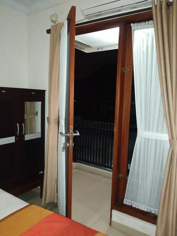 Rumah Sarwestri Hotell Bandung Eksteriør bilde